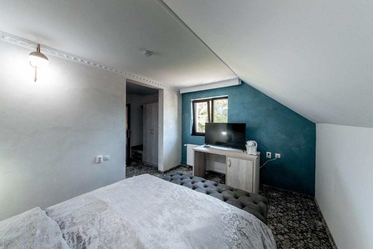 בוסטאני Suru Hotel & Restaurant מראה חיצוני תמונה