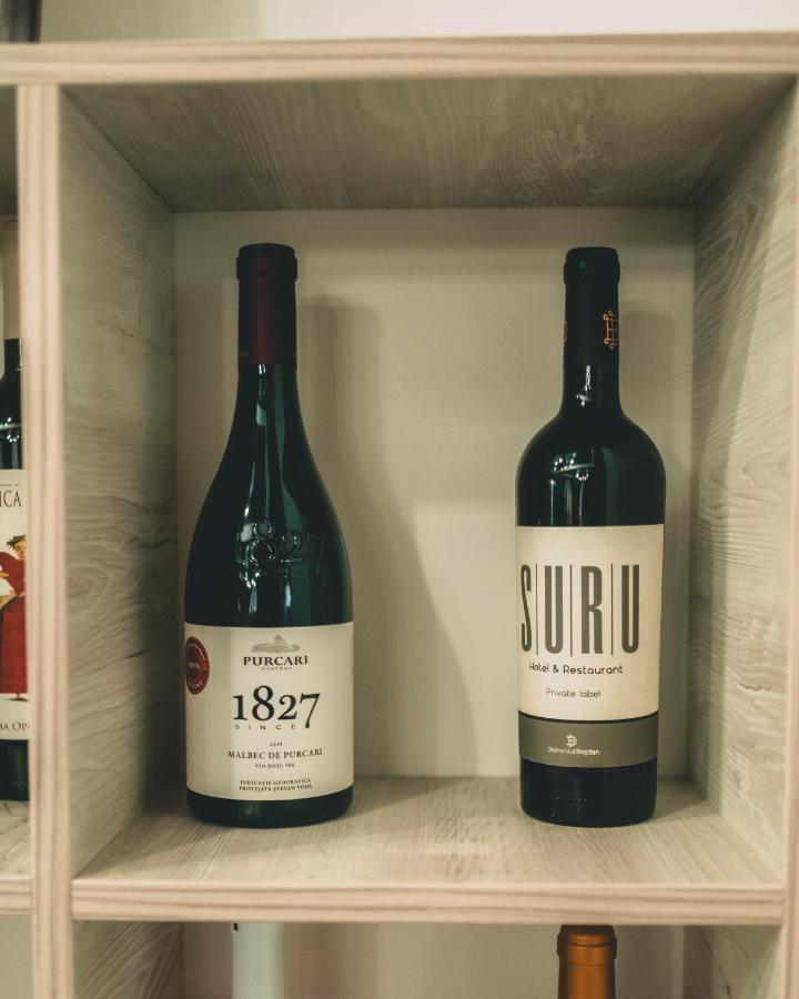 בוסטאני Suru Hotel & Restaurant מראה חיצוני תמונה